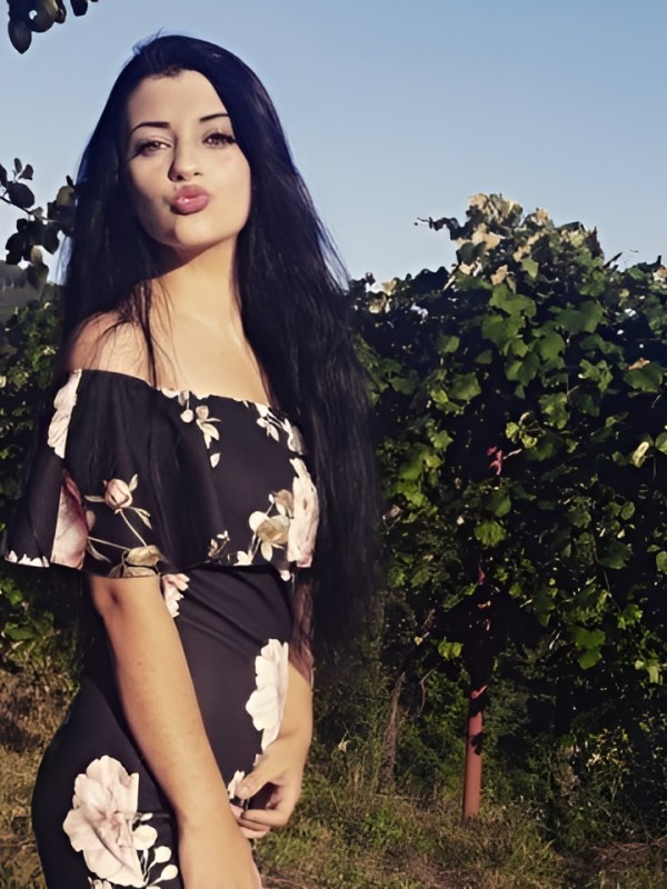 Ангелина привлекательная девушка из Питкяранта цена от 3000 руб